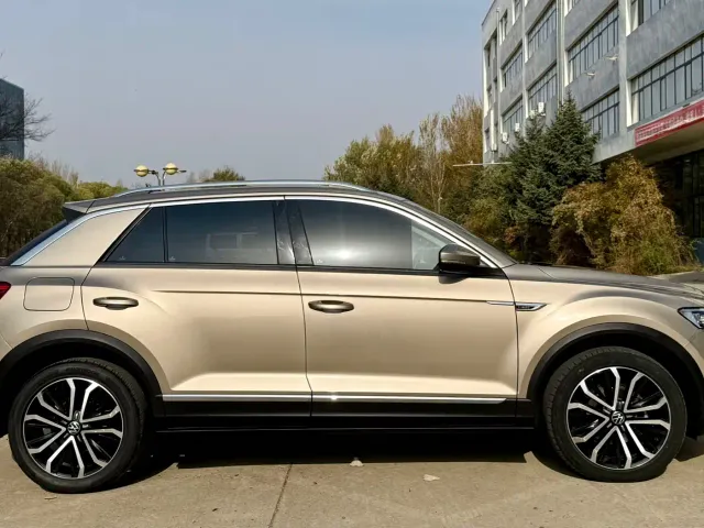 Volkswagen T-Roc — Фото автомобиля 4