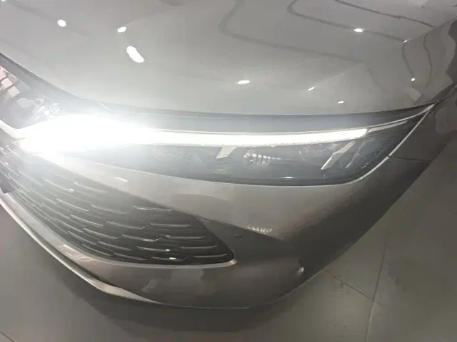 BYD Qin L — Фото автомобиля 23