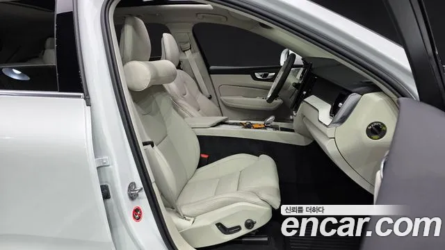 Вольво XC60 — Фото автомобиля 26