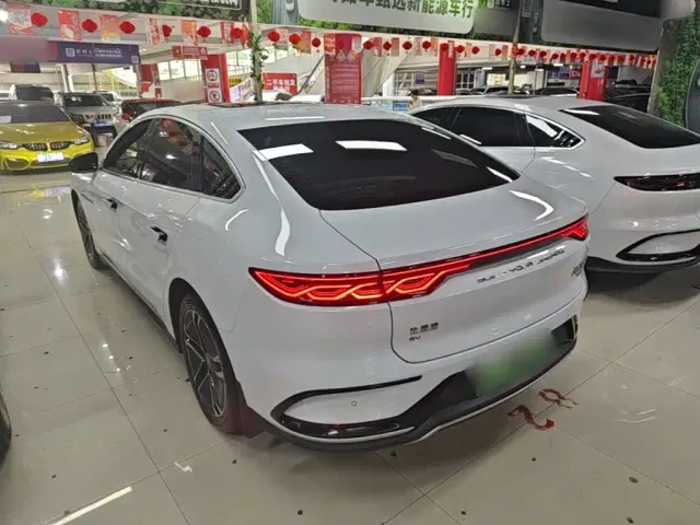 BYD Han — Фото автомобиля 4