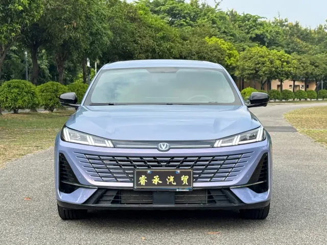 Changan Eado — Фото автомобиля 2