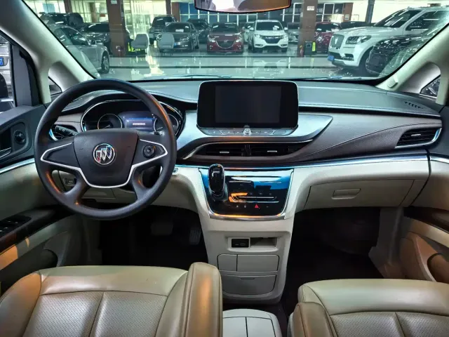 Buick GL8 — Фото автомобиля 6
