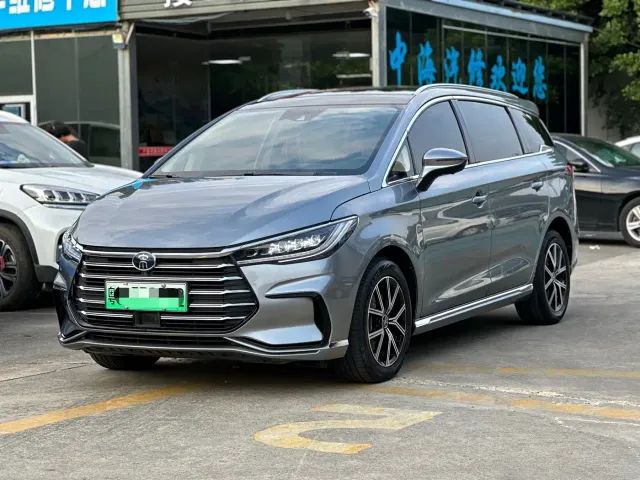 Фотография автомобиля — BYD Song MAX