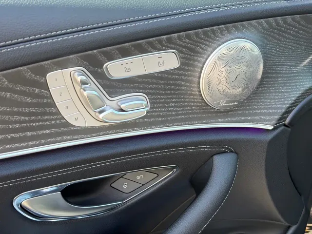 Mercedes-Benz E-Class — Фото автомобиля 10