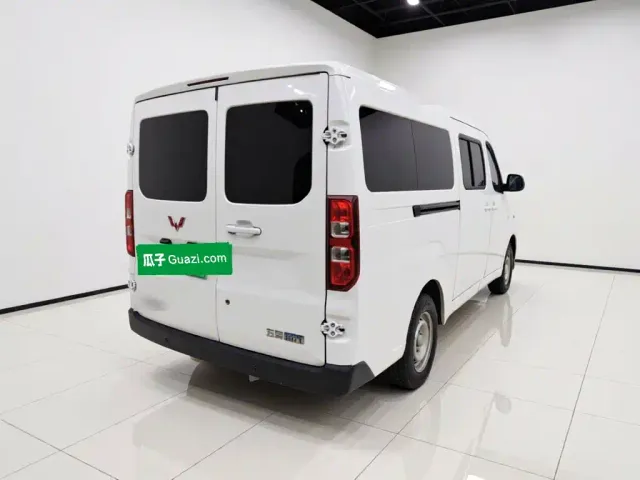Wuling Yangguang — Фото автомобиля 4