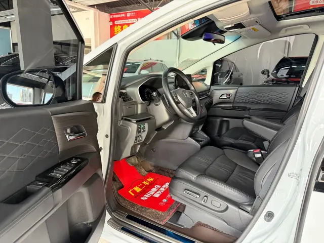 Honda Elysion — Фото автомобиля 7