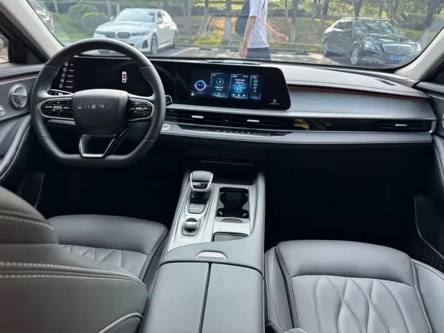 Chery Arrizo 8 — Фото автомобиля 6