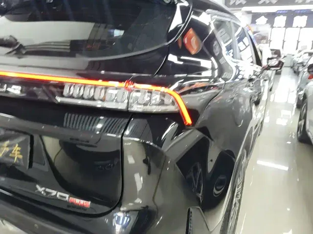 Jetour X70 Plus — Фото автомобиля 7