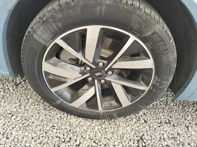 Li Auto L7 — Фото автомобиля 22