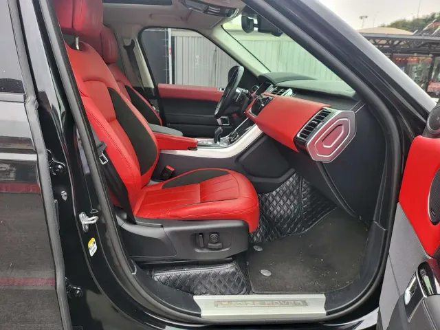 Land Rover Range Rover Sport — Фото автомобиля 4