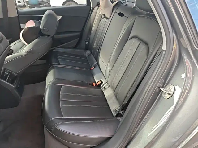Audi A4L — Фото автомобиля 16