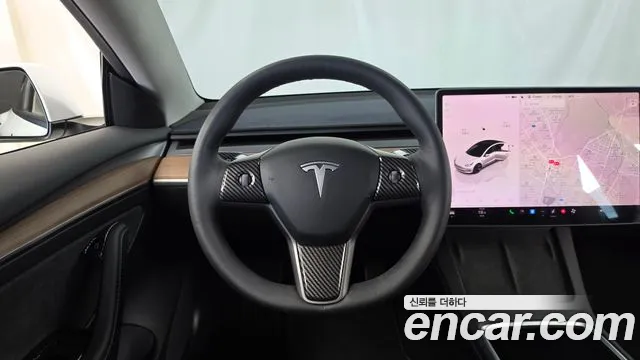 Tesla Model 3 — Фото автомобиля 13