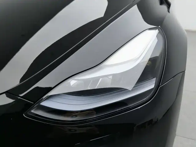 Tesla Model Y — Фото автомобиля 7