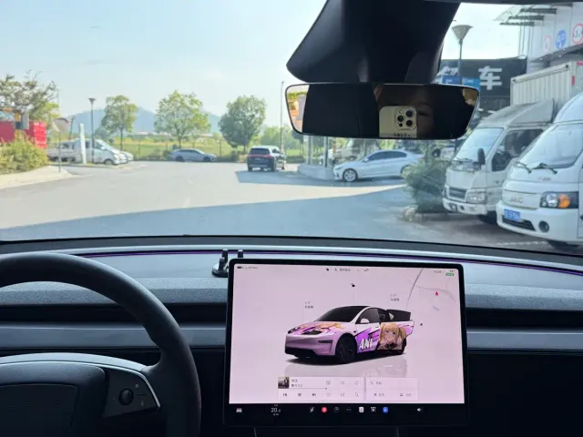 Tesla Model Y — Фото автомобиля 15