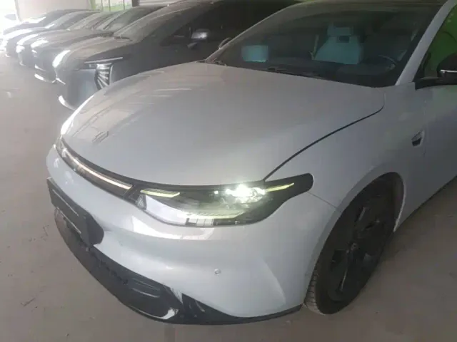 Leapmotor C01 — Фото автомобиля 23