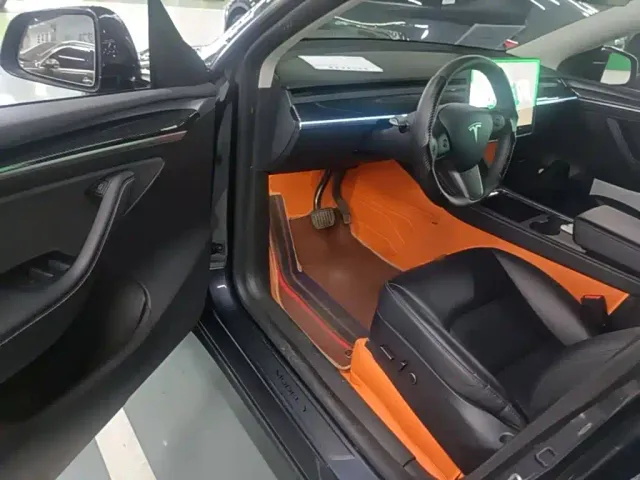 Tesla Model Y — Фото автомобиля 15
