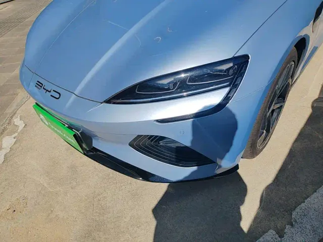 BYD Seal — Фото автомобиля 23