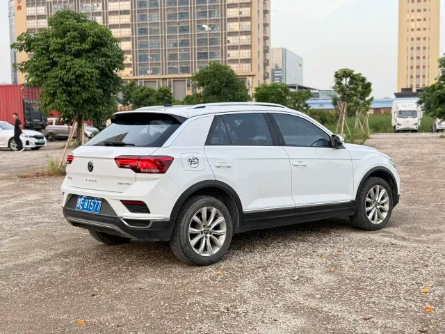 Volkswagen T-Roc — Фото автомобиля 6