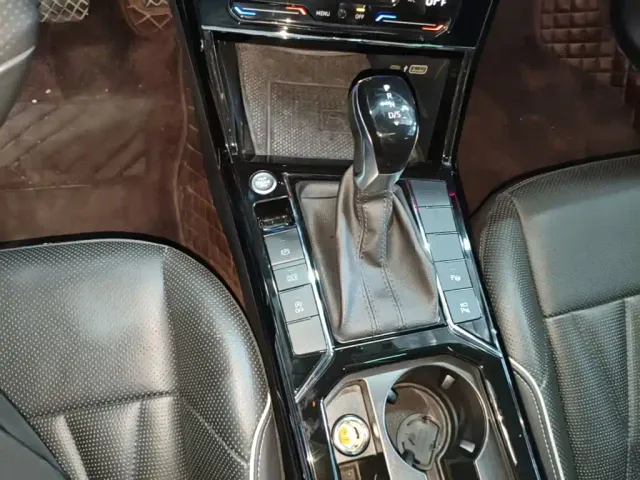 Volkswagen Passat — Фото автомобиля 13