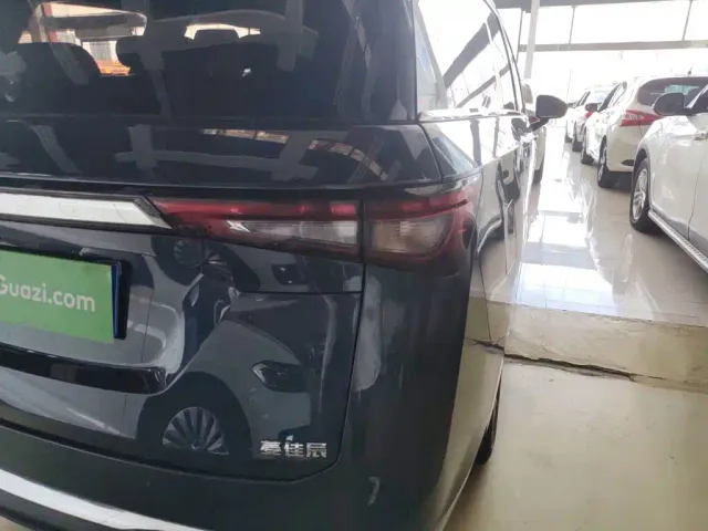 Wuling Jiachen — Фото автомобиля 23