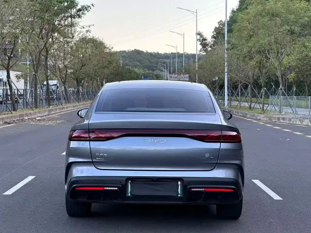 BYD Qin L — Фото автомобиля 14