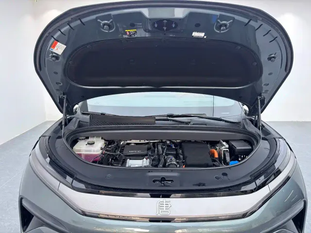 BYD Tang L — Фото автомобиля 5
