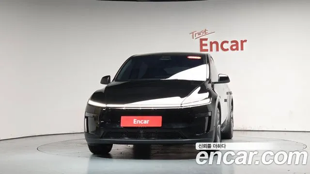 Tesla Model Y — Фото автомобиля 3
