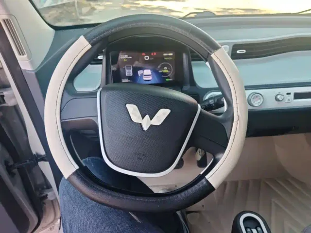 Wuling Hongguang Mini EV — Фото автомобиля 10