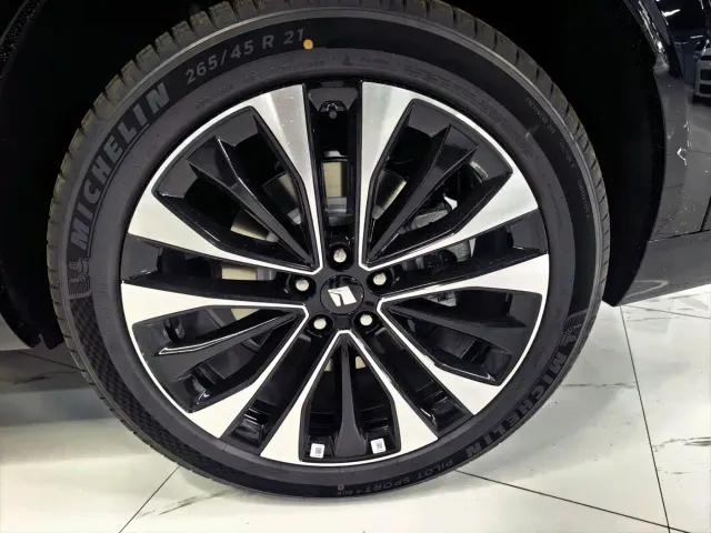 Huajing Baojun S — Фото автомобиля 15
