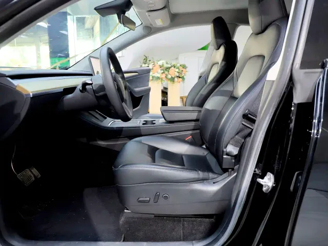 Tesla Model Y — Фото автомобиля 7