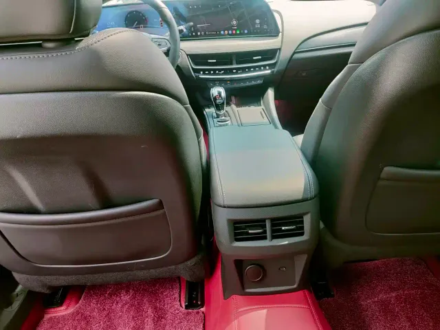 Cadillac CT5 — Фото автомобиля 28