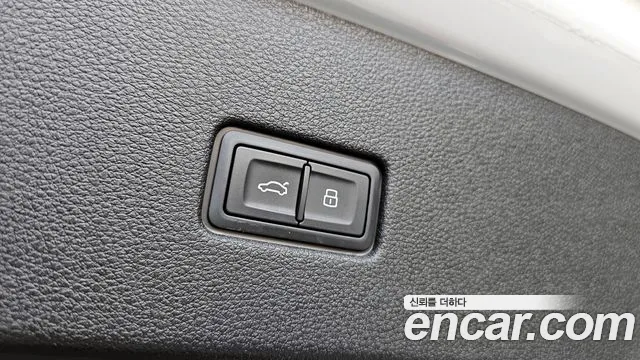 Audi Q8 55 TFSI quattro Premium — Фото автомобиля 29