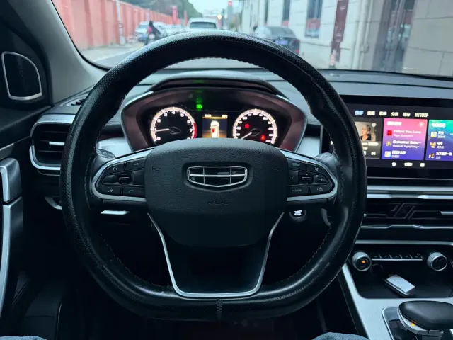 Geely Binyue — Фото автомобиля 8