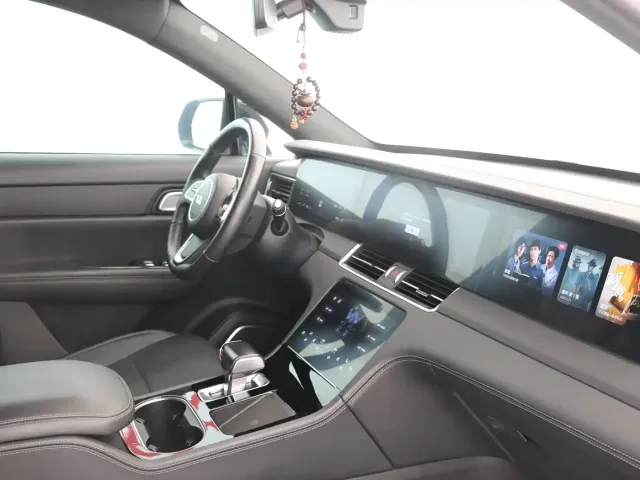 Li Auto ONE — Фото автомобиля 9