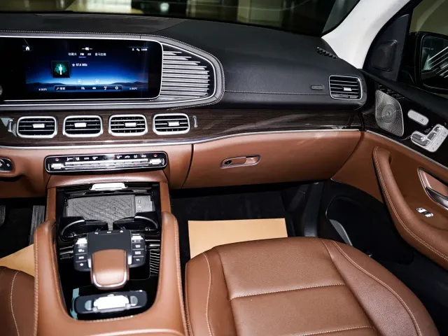 Mercedes-Benz GLE-Class — Фото автомобиля 24