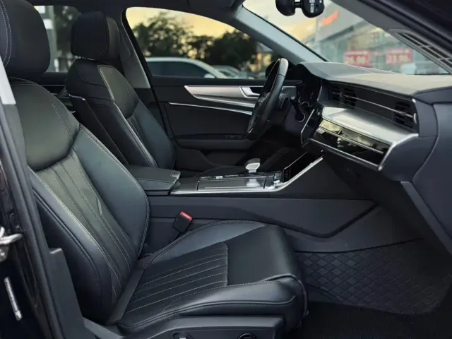 Audi A6L — Фото автомобиля 9