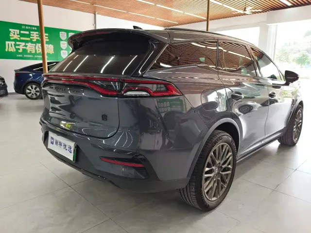 BYD Tang — Фото автомобиля 18
