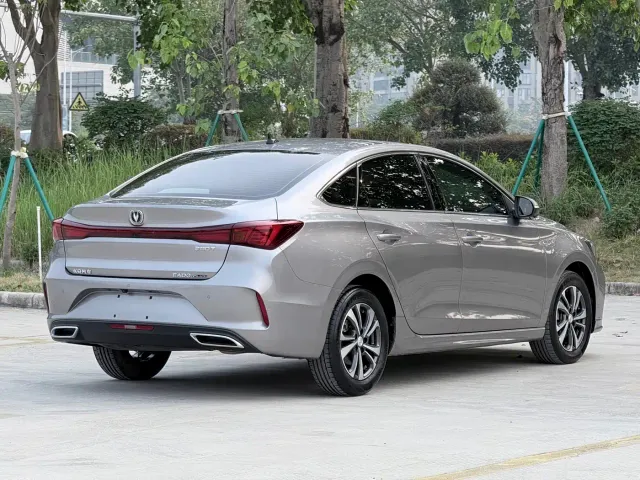 Changan Eado — Фото автомобиля 5