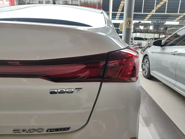 Changan Eado — Фото автомобиля 7