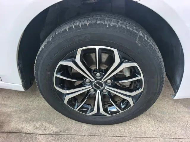 Roewe i6 MAX EV — Фото автомобиля 7
