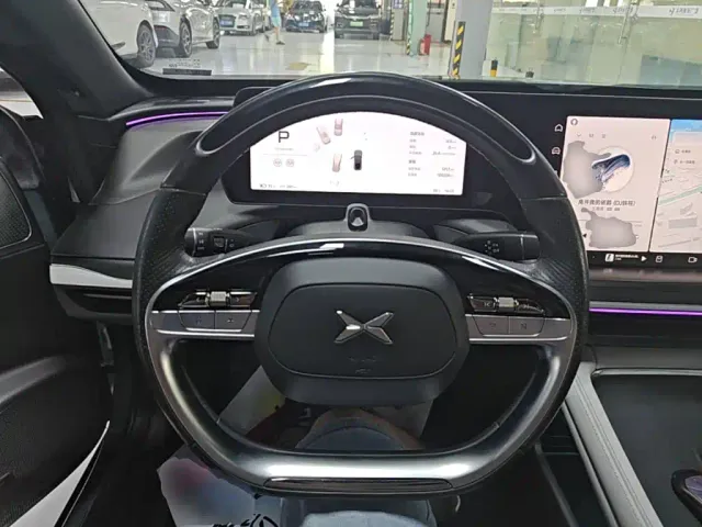 Xpeng P7 — Фото автомобиля 10