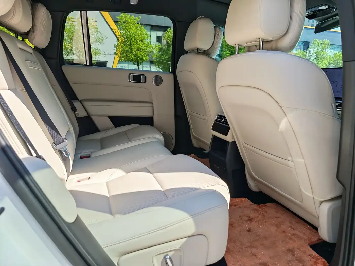 Li Auto Li Auto L6 2025 Pro Smart Renewal Edition — Фото автомобиля 15
