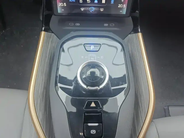 Toyota bZ3 — Фото автомобиля 16