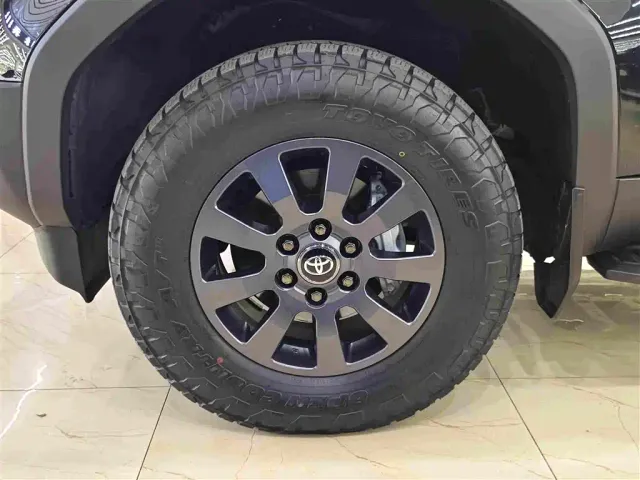 Toyota Prado — Фото автомобиля 9