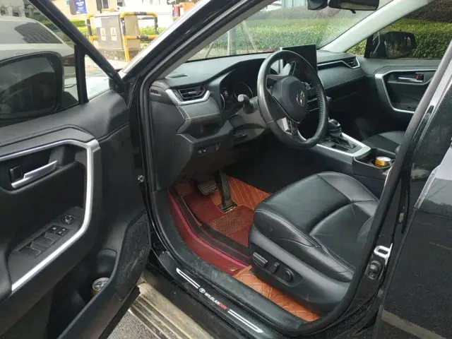 Toyota Wildlander — Фото автомобиля 9