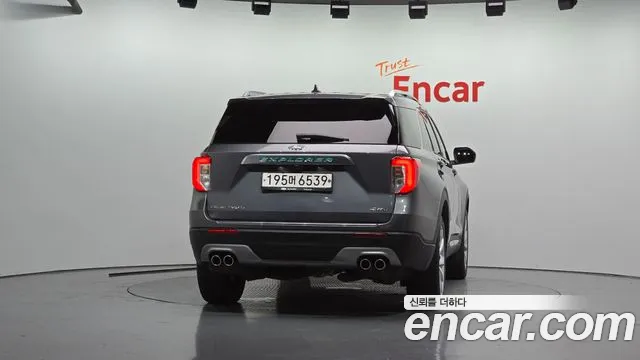 Ford Explorer Explorer 6 поколение 3.0 Platinum 4WD — Фото автомобиля 3
