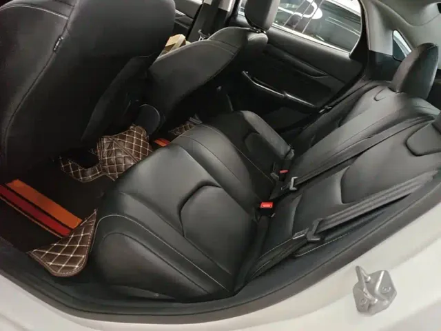 Ford Escort — Фото автомобиля 16