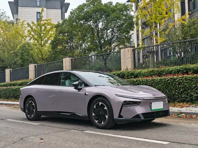 Xpeng P7+ — Фото автомобиля 3