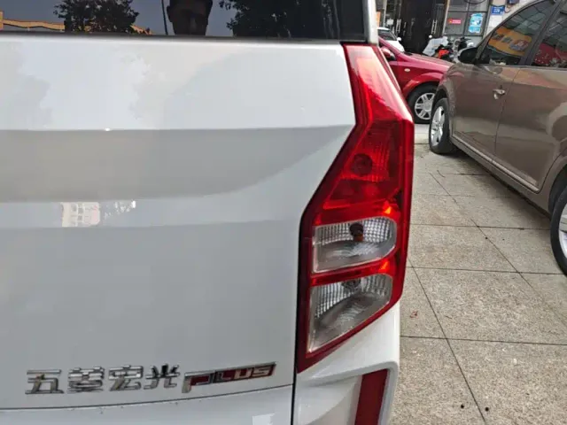 Wuling Hongguang Plus — Фото автомобиля 7