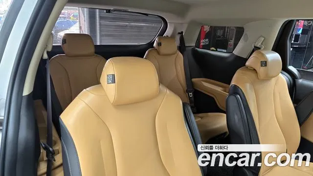 Kia Canival — Фото автомобиля 11